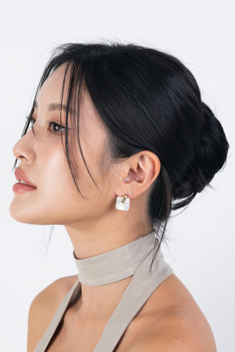자개포인트 스퀘어 스터드귀걸이 - 이미지 8